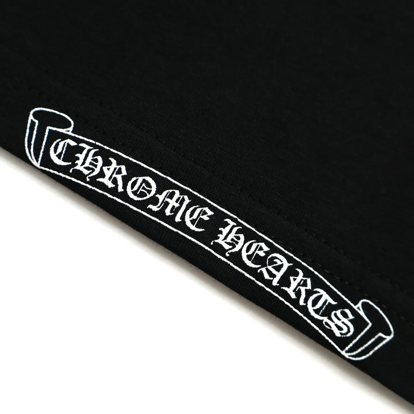🅿️270 [Exclusive supply] CH Crow Heart Black Sword Printed Short Sleeves. The original version was purchased for 4,296. The fabric is made of custom-woven and dyed 230g pure cotton plain weave. The printing is made of imported ink and three-dimensional printing. The size and position are perfectly restored. Size:S.M.L